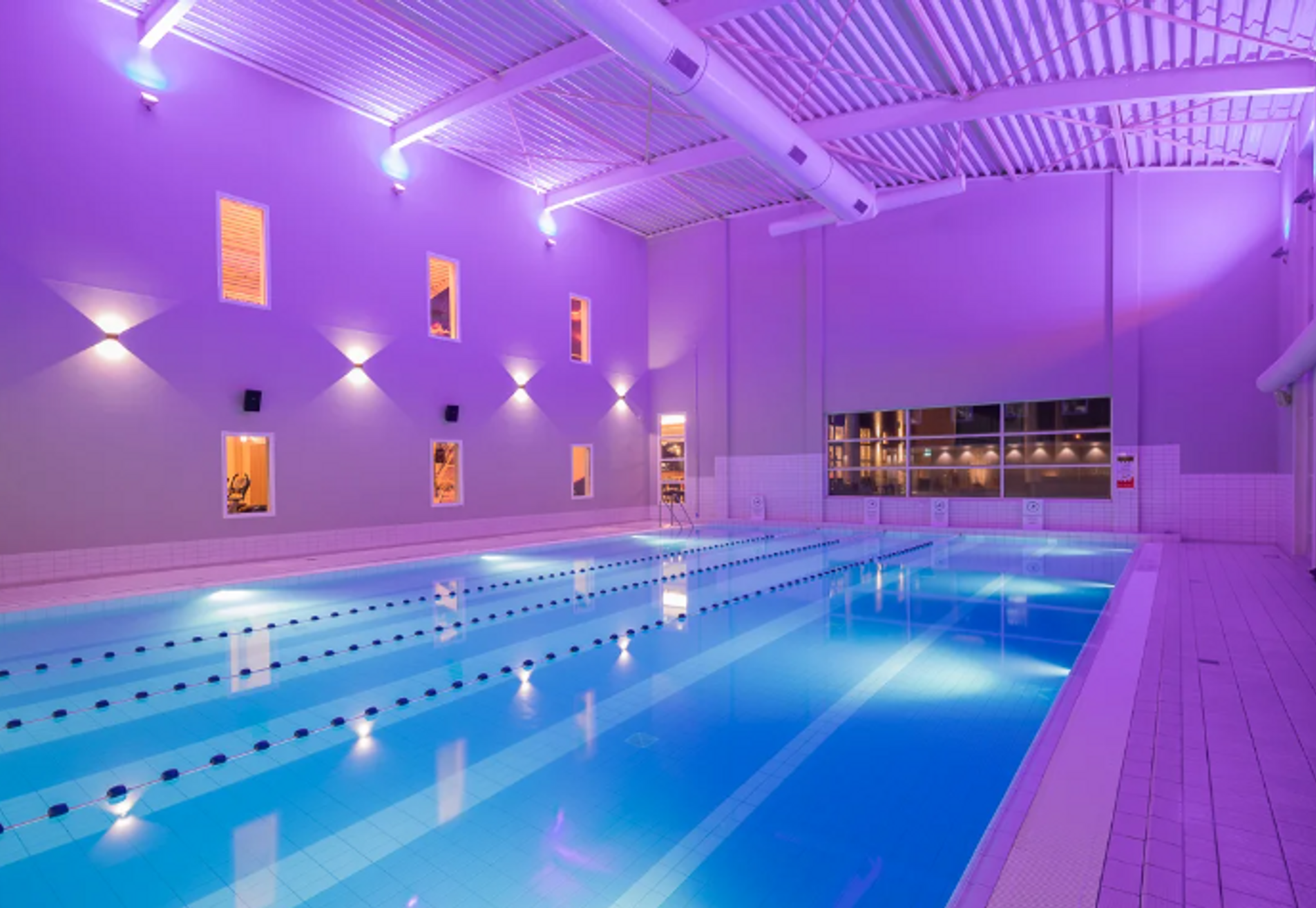 Binnen zwembad Utrecht